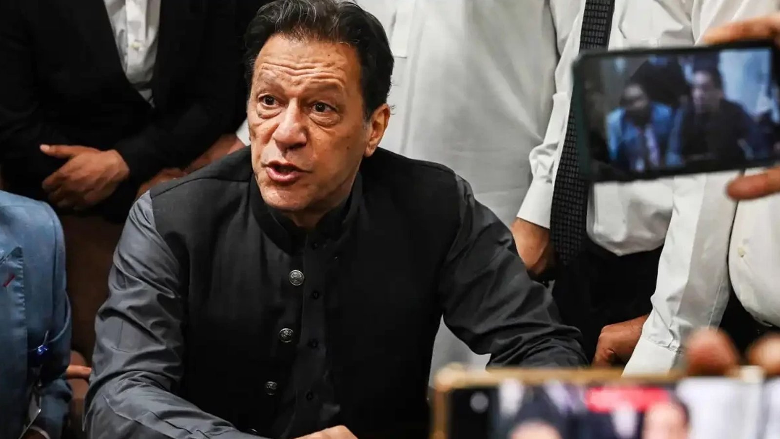 عمران خان کا بیرسٹر گوہر کو چئیرمین پی ٹی آئی کے عہدے سے ہٹانے کا فیصلہ